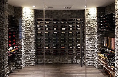 Modern Glass Wine Wall - Amarillo